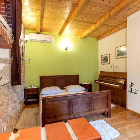 Apartment Tara Kaštela エクステリア 写真